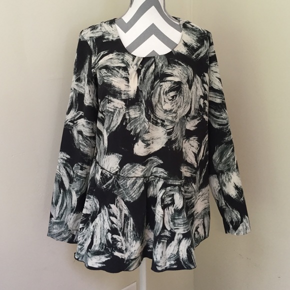 Simply Vera Wang Black and White Blouse - Size M