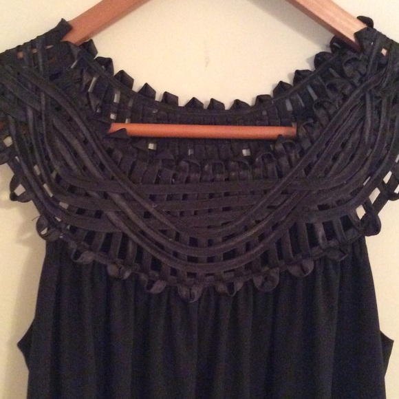 Adorable Black Sleeveless Top - Picture 2 of 3