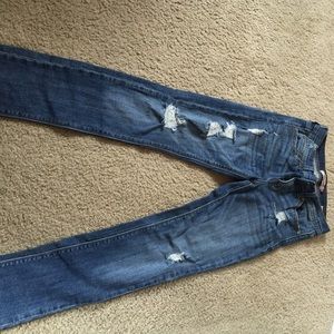 Low rise relaxed skinny jeans