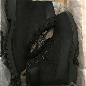 Authentic black timberlands