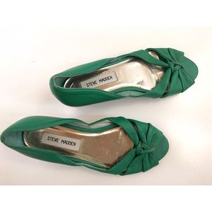 STEVE MADDEN Green Wedge Peep Toe 6.5