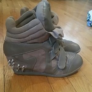 Sneaker wedges