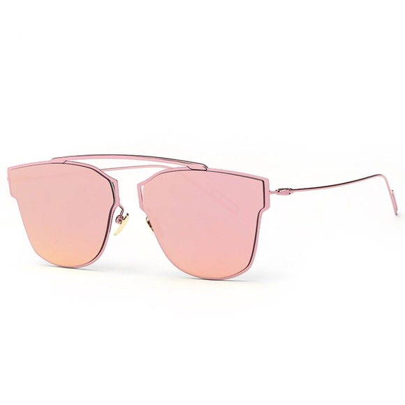 Pink mirror reflective sunglasses