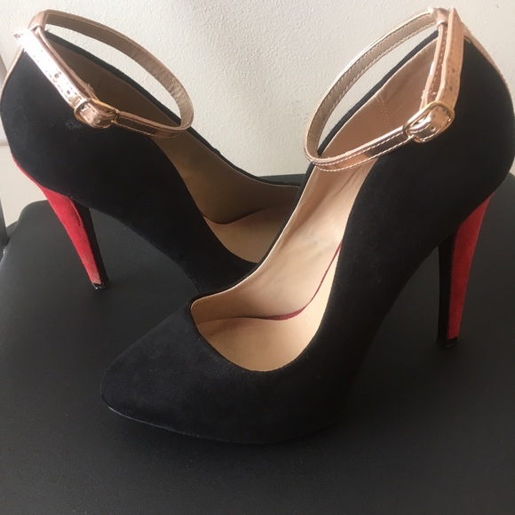 Zara Ankle pumps