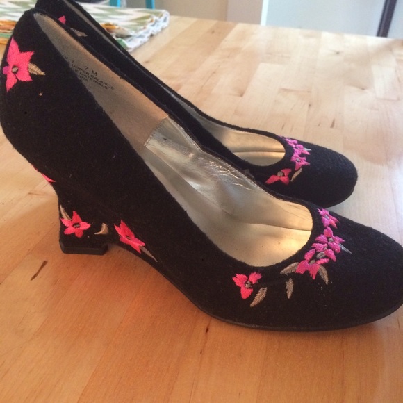 Black wedge heels with pink & silver detail