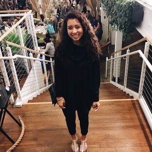 Meet your Posher, Danielle