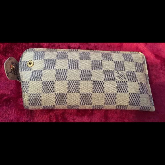 Louis Vuitton sunglass pouch