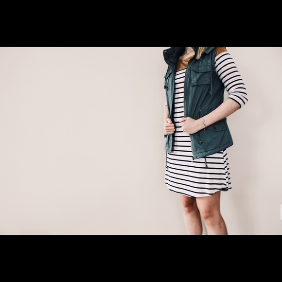 Harper Utility Vest - Picture 2 of 4