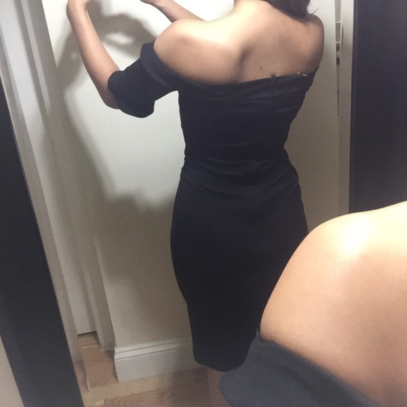 Urban Outfitters Off Shoulder dress - Picture 4 of 7