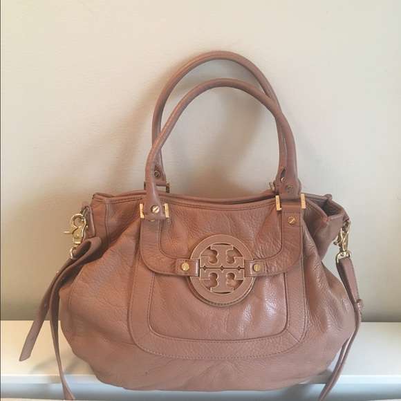 Tory Burch Amanda Hobo (Nude) - Picture 3 of 7