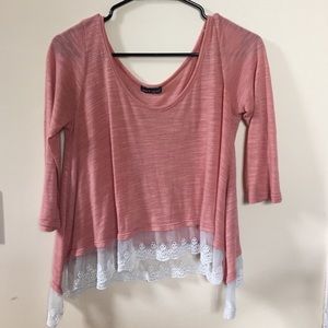 Quarter sleeve flowy blouse