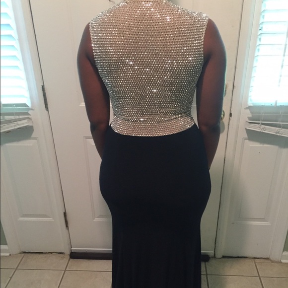 Prom/Pageant/Formal Dress - Picture 2 of 4