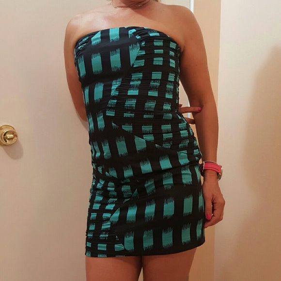 BCBGeneration strapless dress sz 4 (small)