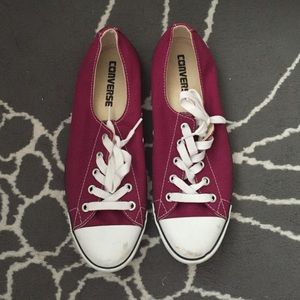 Maroon Converse Low Top Acoustic Light