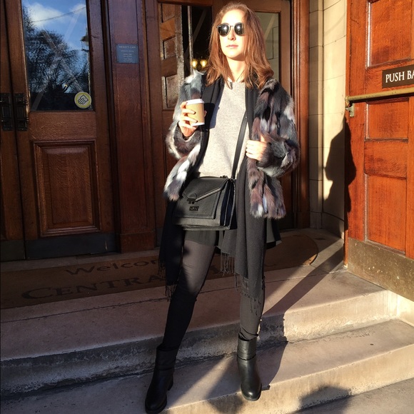 Meet your Posher, Paige - Picture 2 of 4