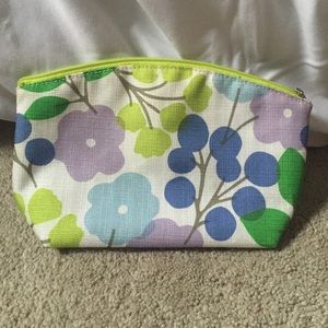 💚Adorable Clinique Makeup Bag💙