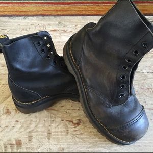 Dr Martens 7 Eye Steel Toe Boots
