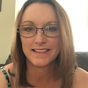 Meet your Posher, Stacy