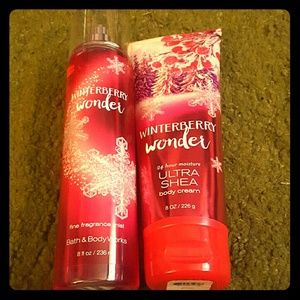 Winterberry Wonder Body Cream and Fragrance Mist