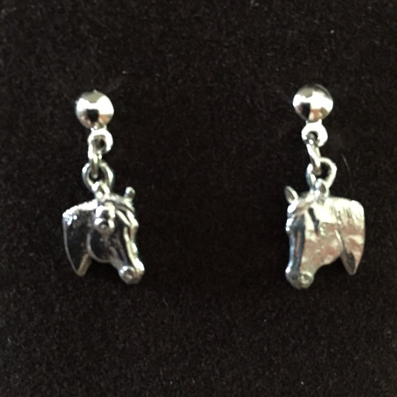 Pierced earrings- Horse Equestrian & Western - Picture 1 of 3