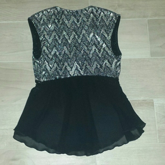 Top - Picture 2 of 3