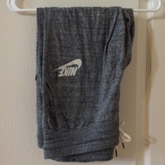 Nike Capri Joggers
