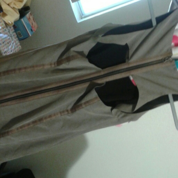 Dress - Picture 3 of 4