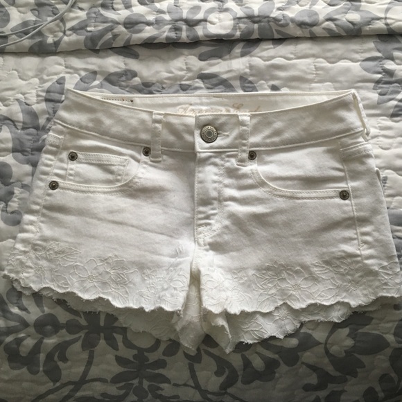 American Eagle Outfitters Pants - American Eagle white shorts
