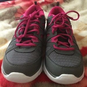 Sketchers running shoes