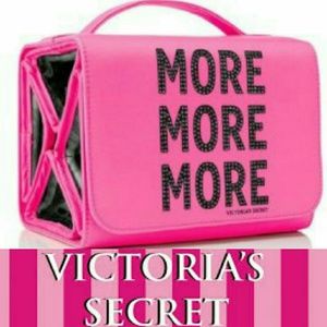 NWT VICTORIA'S SECRET TRAVELING CASE