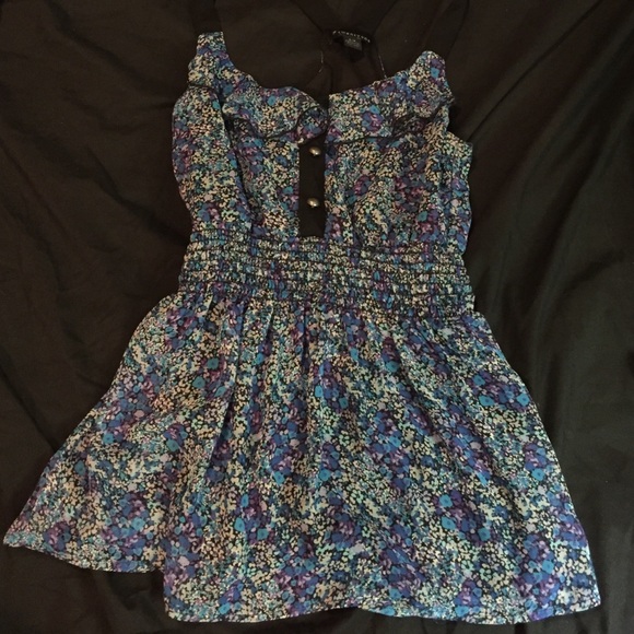 Top - Picture 2 of 2