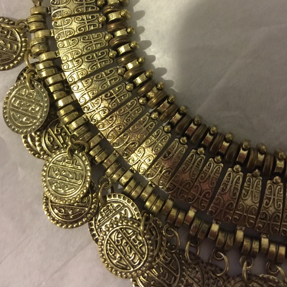 Gold coin necklace - Picture 2 of 2