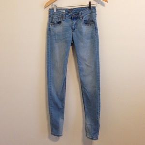 Kut From The Kloth MIA Toothpick Skinny.