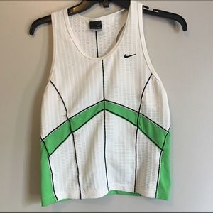 Nike Sphere dry tank