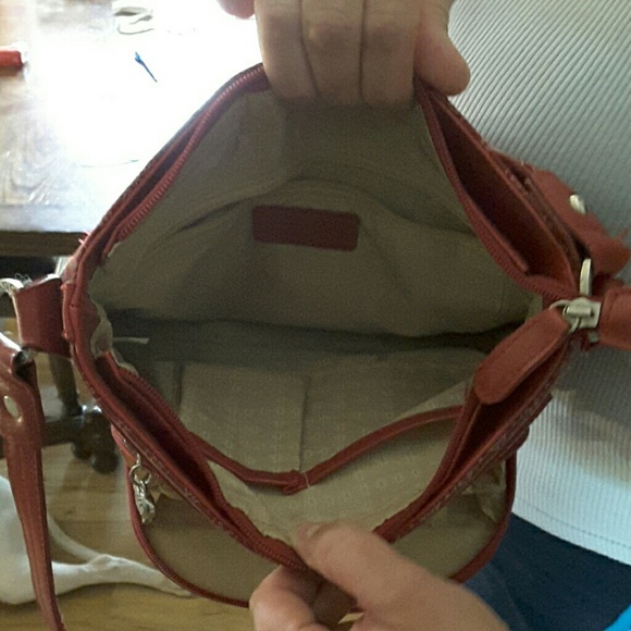 Crossbody red purse - Picture 3 of 4
