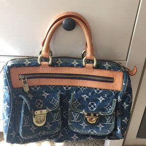 Louis Vuitton small purse. Lightly used.