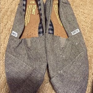TOMS shoes
