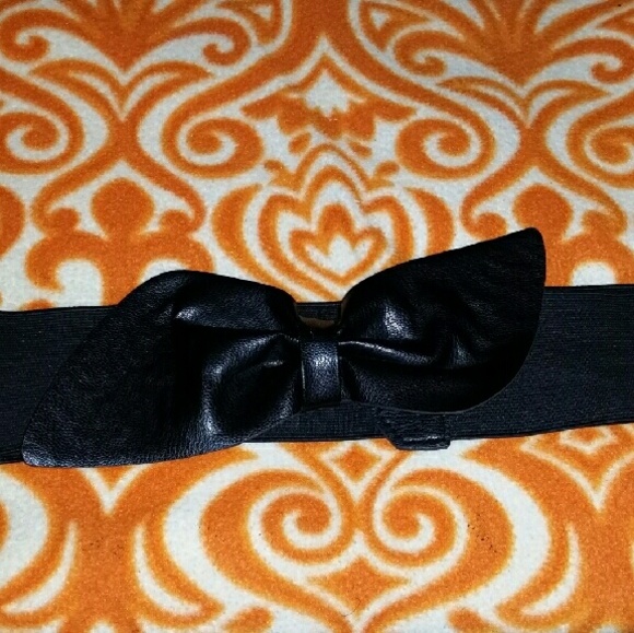 Black bow belt