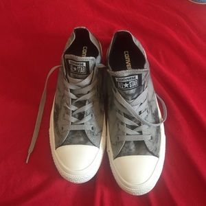 Brand new never worn converse