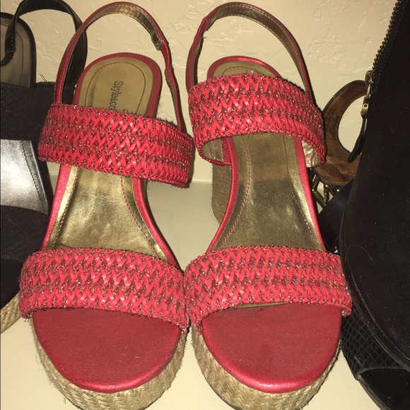 Red wedges