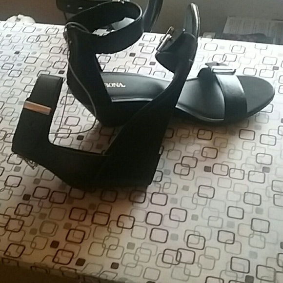 A sexy pair of black wedges