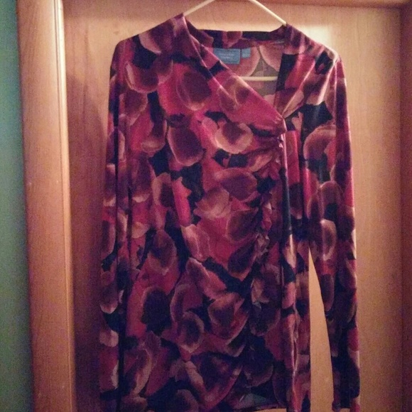 5/$20 Vera Wang top