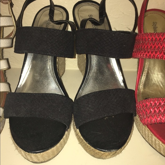 Black wedges