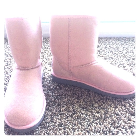 Baby pink uggs 💕 authentic & never been worn