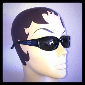 SALE VINTAGE GUCCI Logo sunglasses & original case