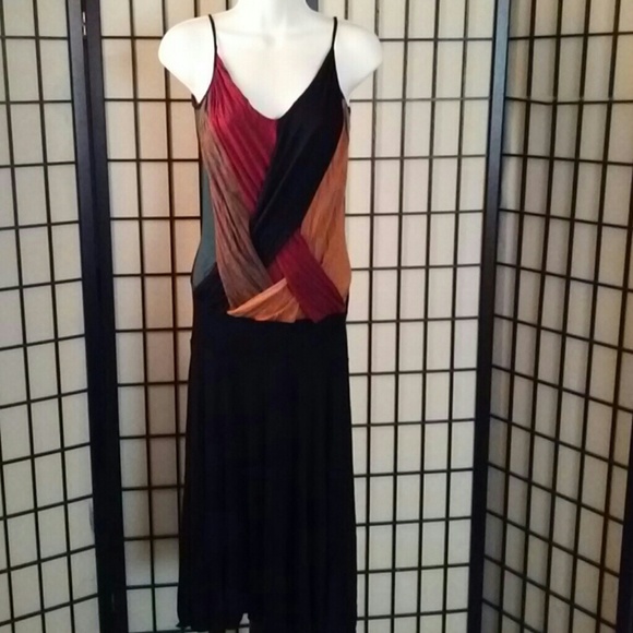 Honey Punch Dresses & Skirts - Honey punch black stretch dress with front design