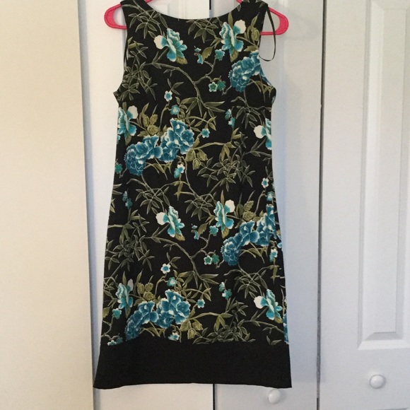 Mini Flowered dress size 8.