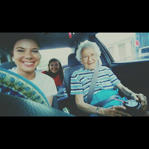 Meet your Posher, Rachael - Picture 1 of 1