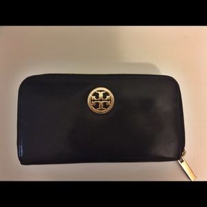 Tory Burch Classic Black Wallet