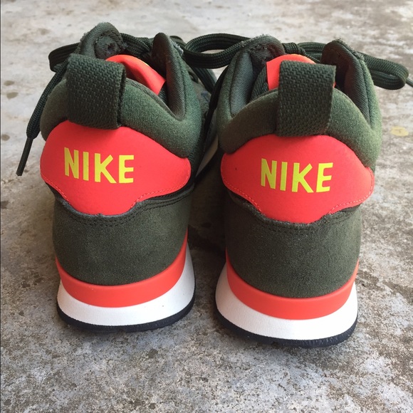 Nike Sneakers - Picture 3 of 4